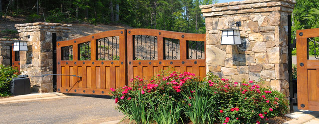 Wood gate repairs Los Angeles